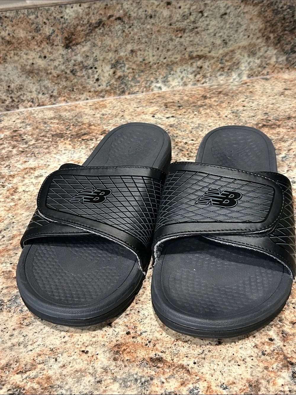 MENS New Balance Cush Slides 12 Arch Support & adjustable